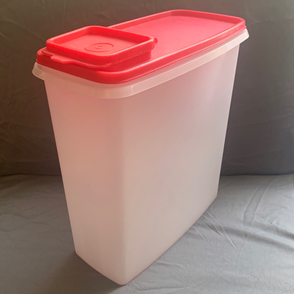 Tupperware Cereal Keeper Container Clear Rectangle, W/ Red Lid 4.8L 20 Cup